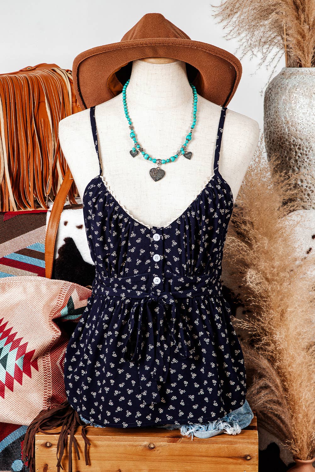 Fashion-W Floral Print Spaghetti Strap Buttoned Tank Top