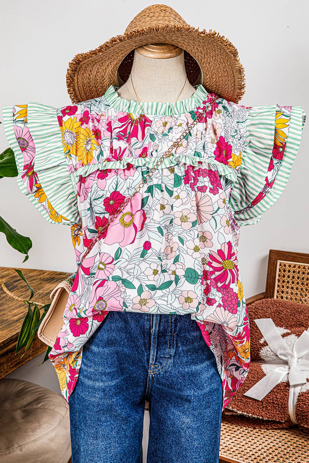 Floral Contrast Ruffle Trim Short Sleeve Blouse